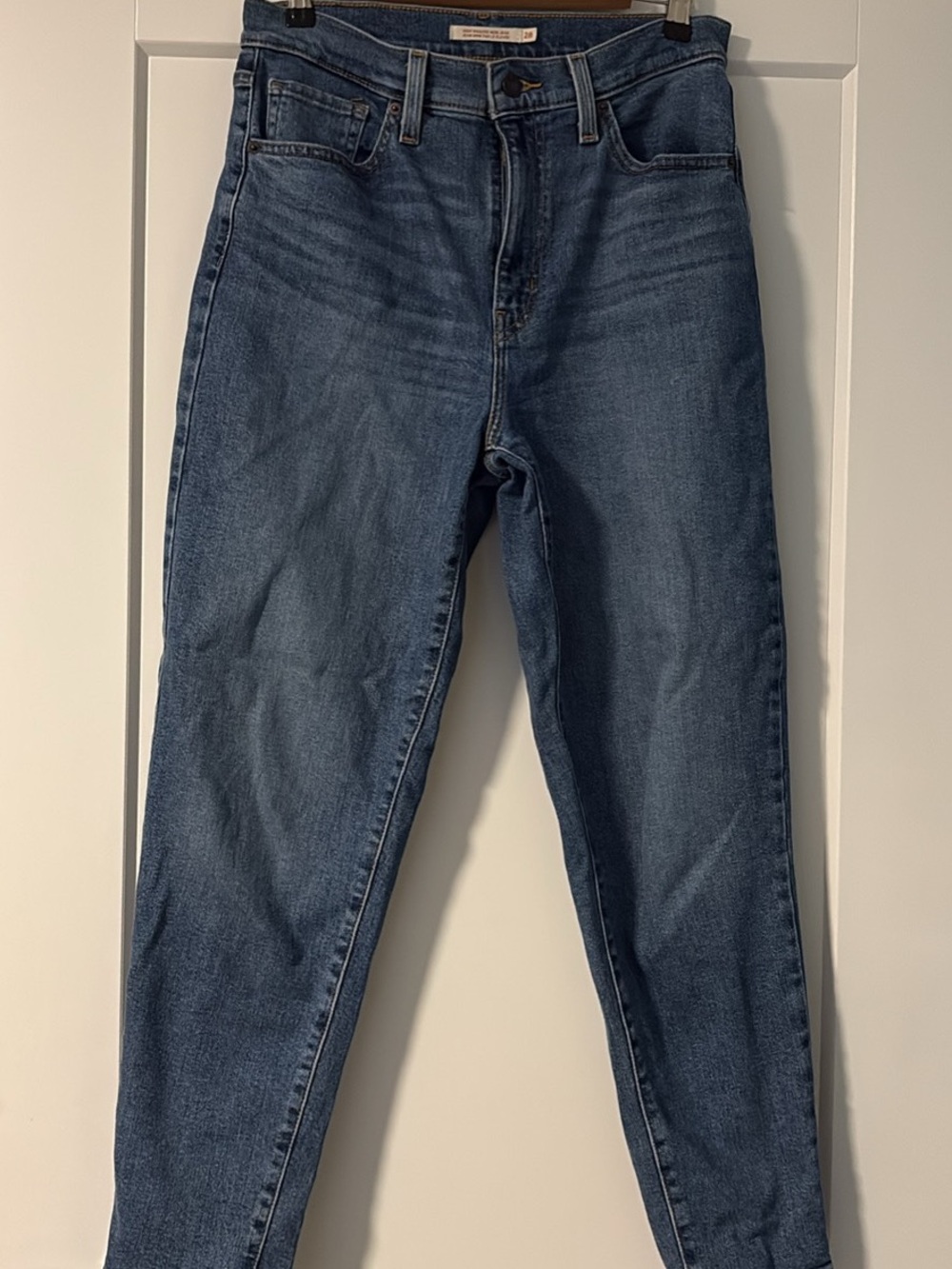 Levi's Women's High-Rise Straight Jeans - Medium Blue Wash